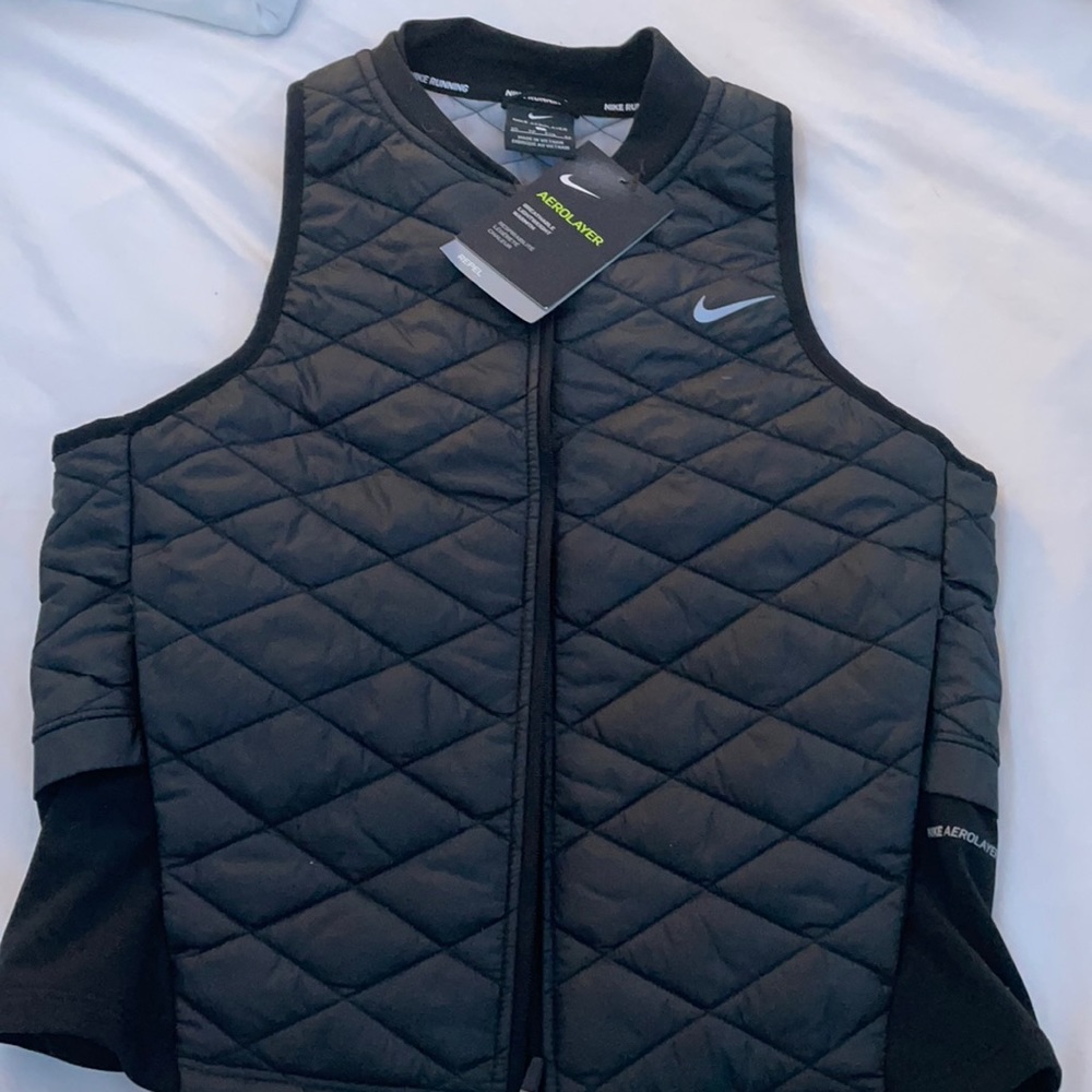 nike aerolayer running vest